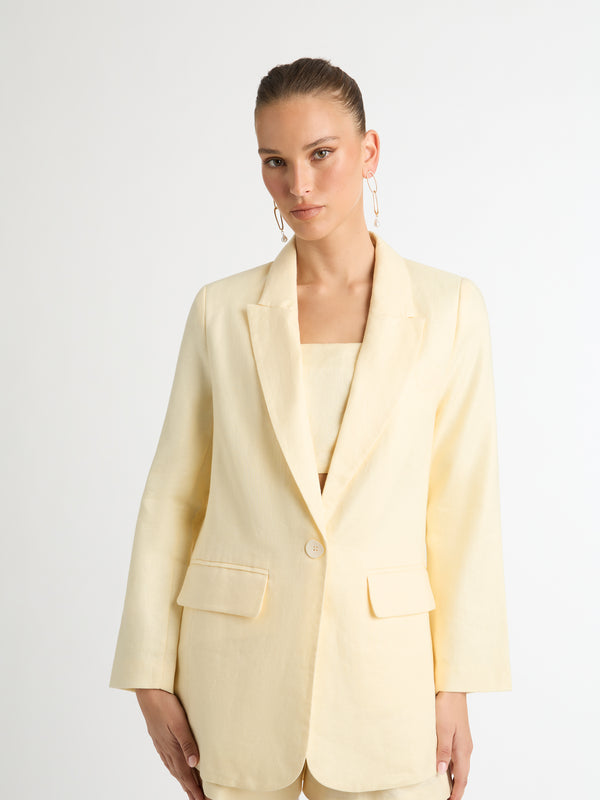 MILA LINEN JACKET IN BUTTER CLOSE UP