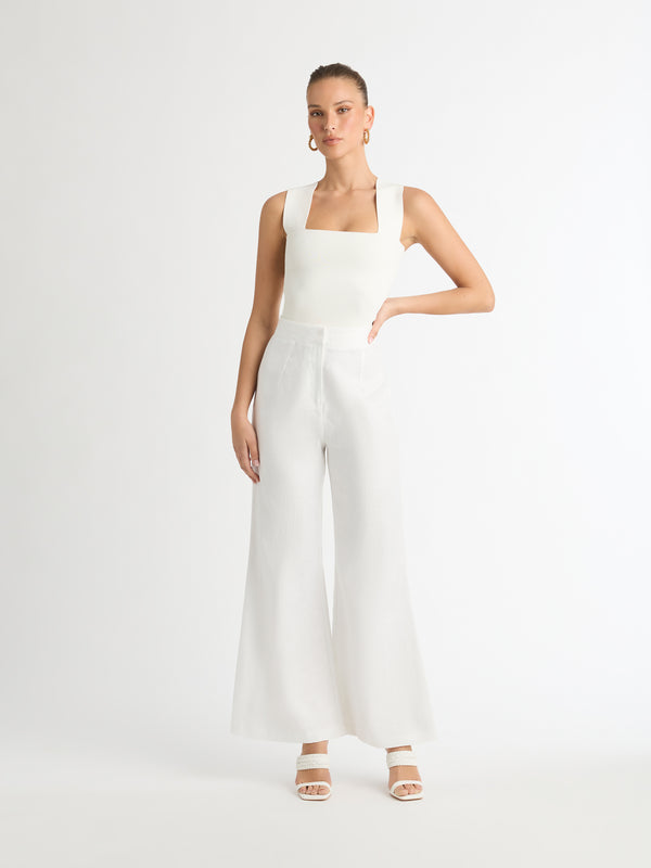 AMALFI LONGLINE KNIT TOP IN WHITE FRONT SHOT