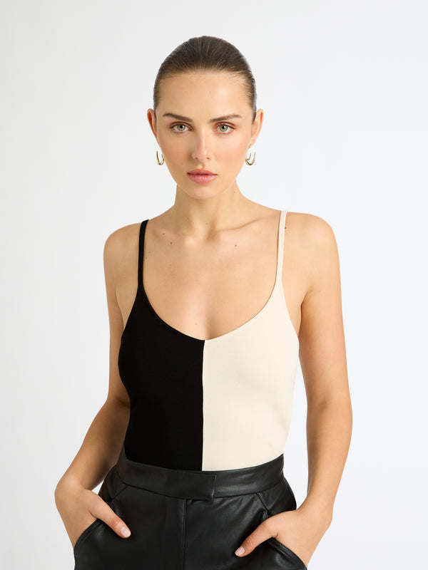 CROSSROADS KNIT TOP IN BLACK AND WHITE DETAIL IMAGE