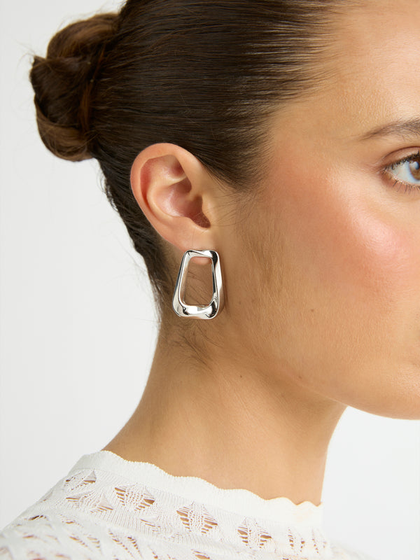 EMMY EARRINGS SILVER MODEL IMAGE