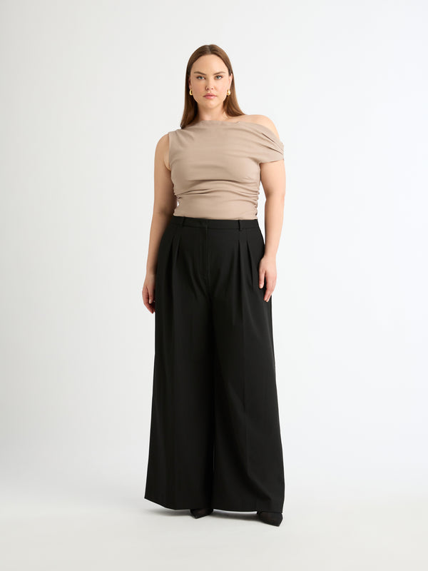 PHOENIX TOP, front view on size 16 model