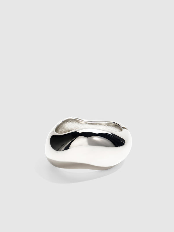 HERA BANGLE, flat lay