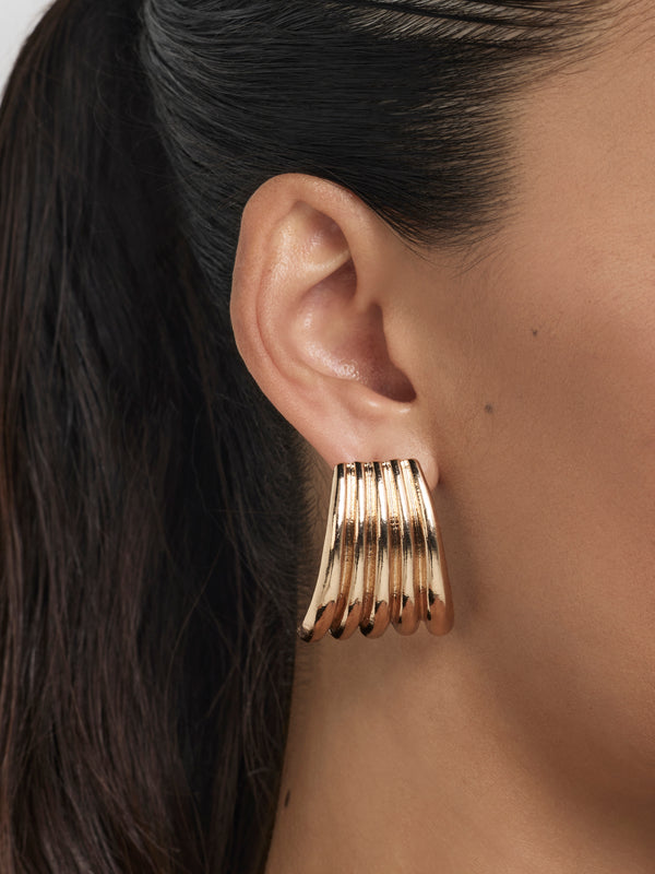 SHEIKE Daria Earrings Gold 1007780 Model Image