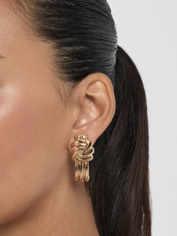 SHEIKE Knot Earrings Gold 1007781 Model Image