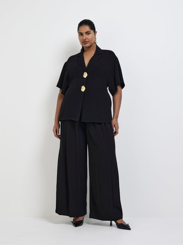 Size16 SHEIKE Grace Shirt Black 1007808 Front Image