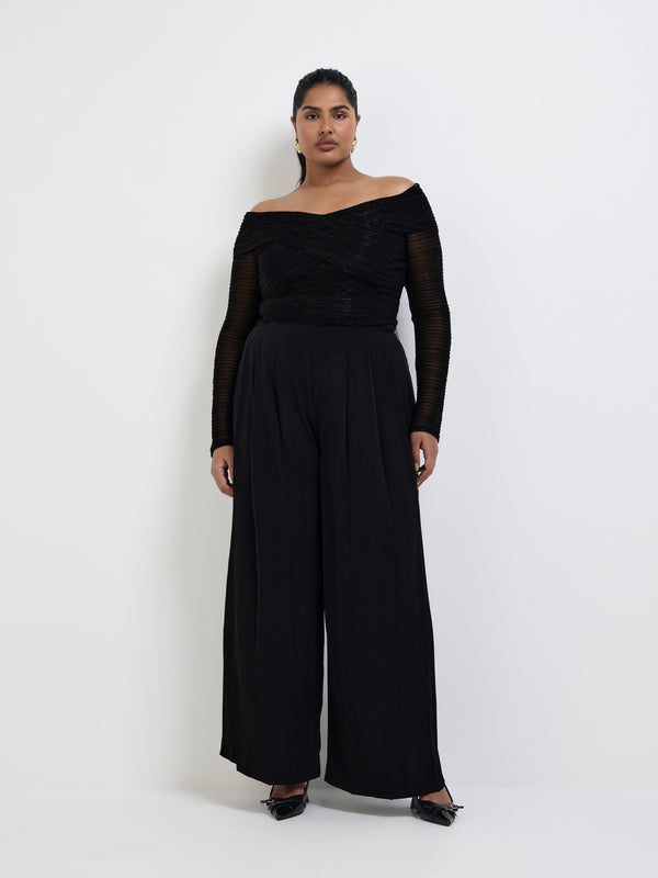 ADELE PANT, front view on size 16 model