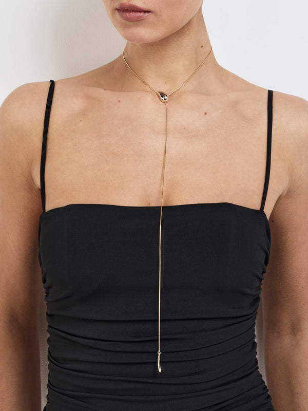 SHEIKE Alora Necklace Gold 1007939 Model Image