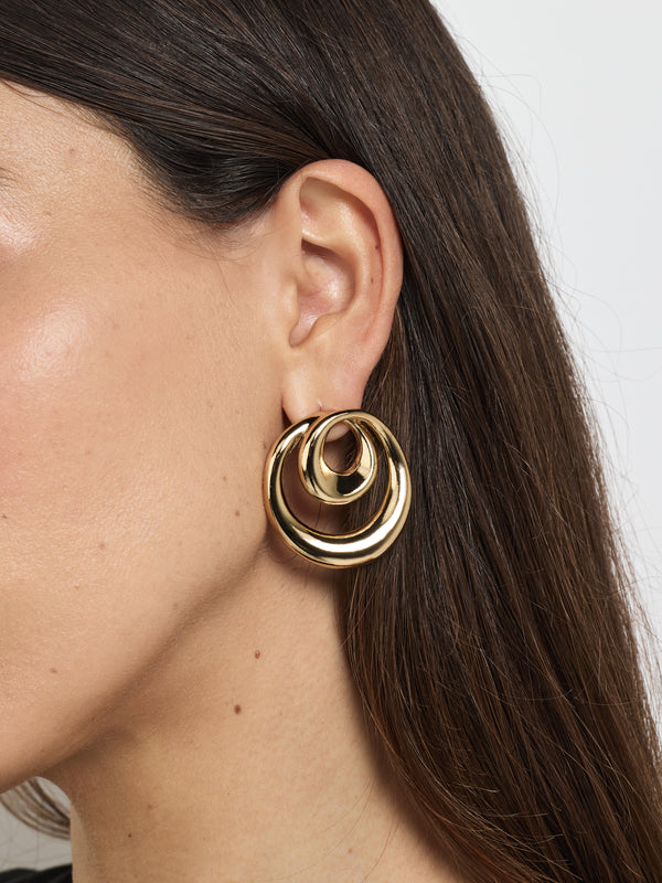 SHEIKE Estelle Earrings Gold 1007914 Model Image