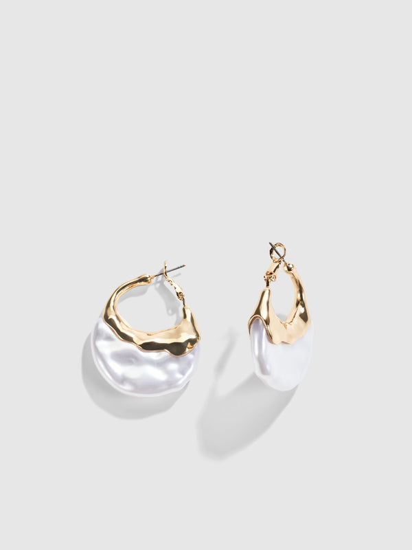 SHEIKE Mindy Earrings Gold Ghost Image