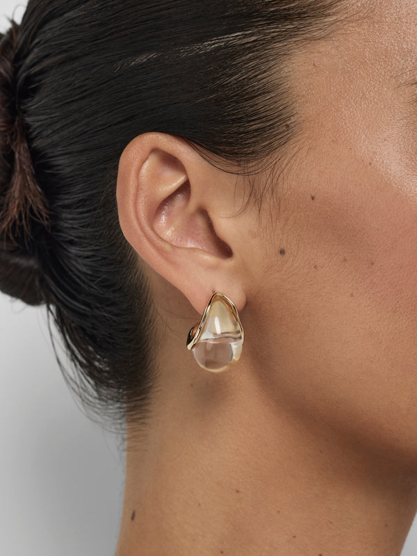 SHEIKE Lea Earrings Gold 1008516 Model Image