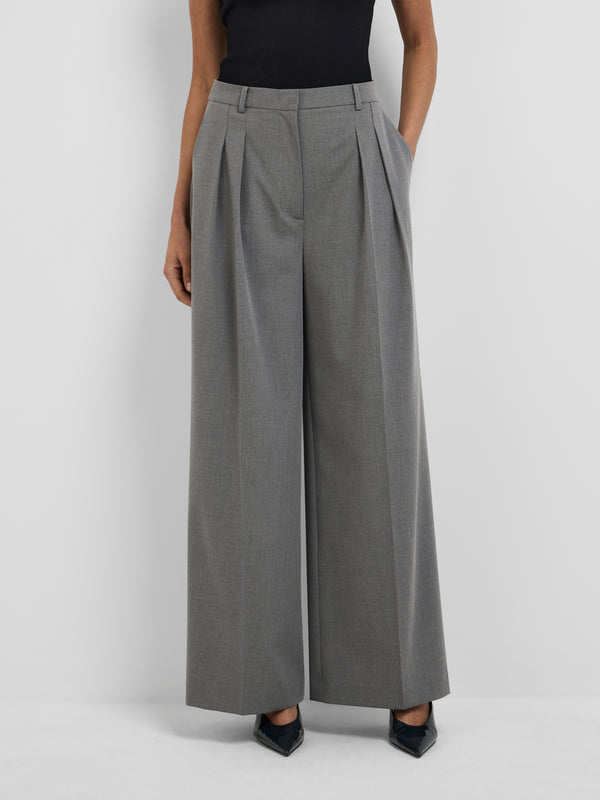 BRADSHAW PANT, close-up detail on size 8 model
