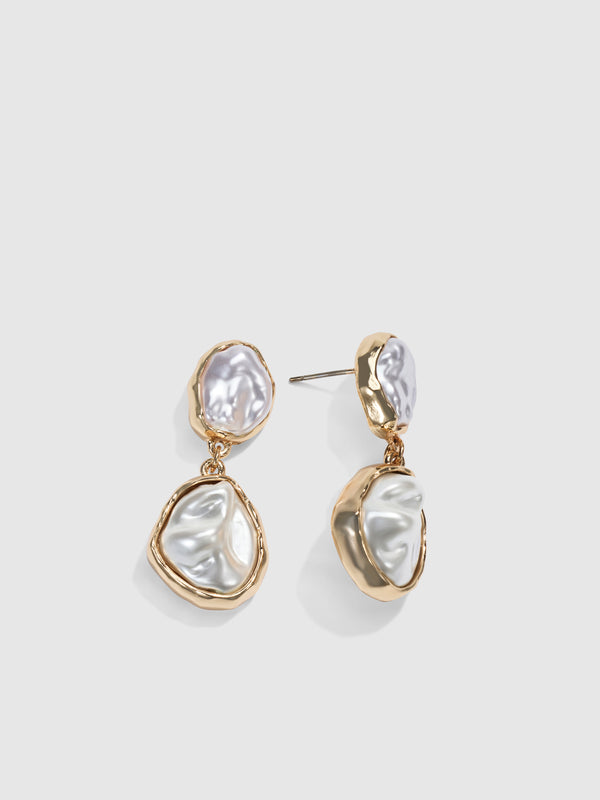 TERA EARRING, close-up detail