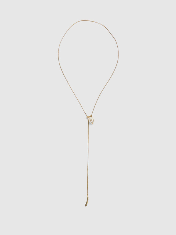 SOPHY NECKLACE, flat lay