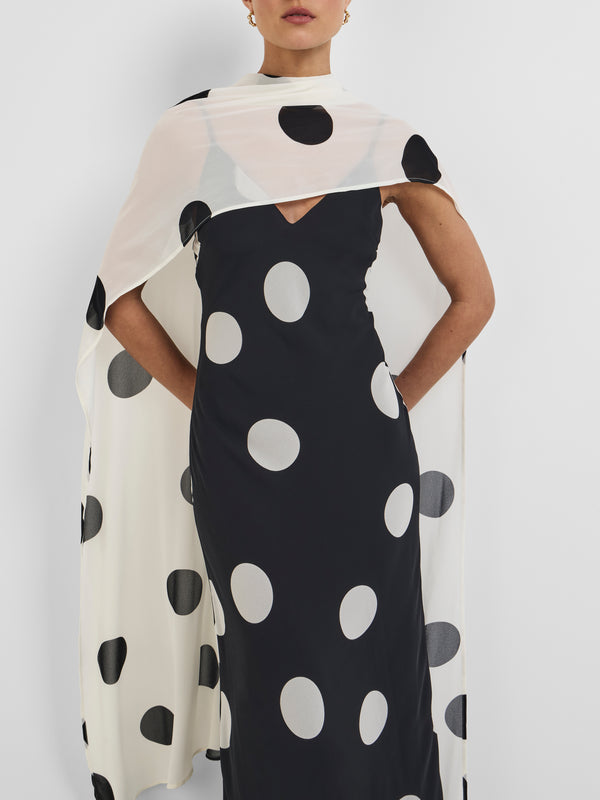 NIA GOWN, close-up detail