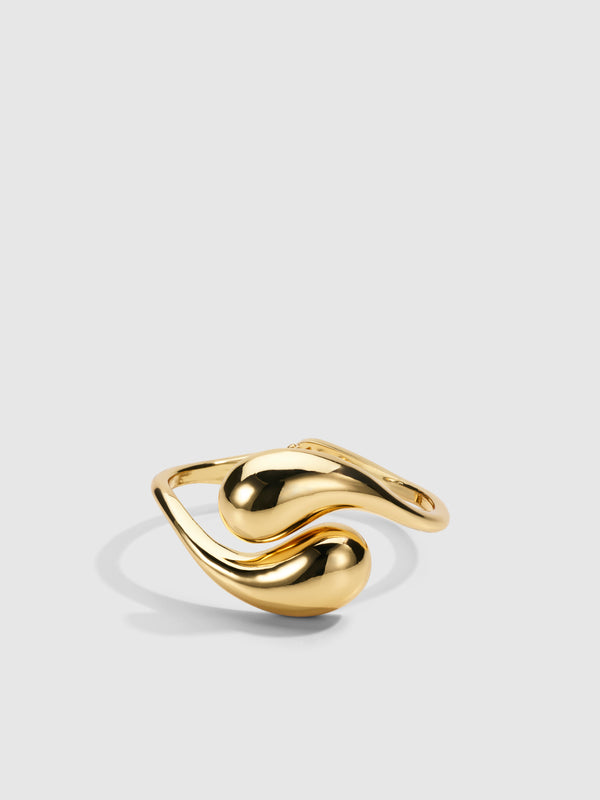 SHEIKE Esme Bangle Gold 1008036 Model Image