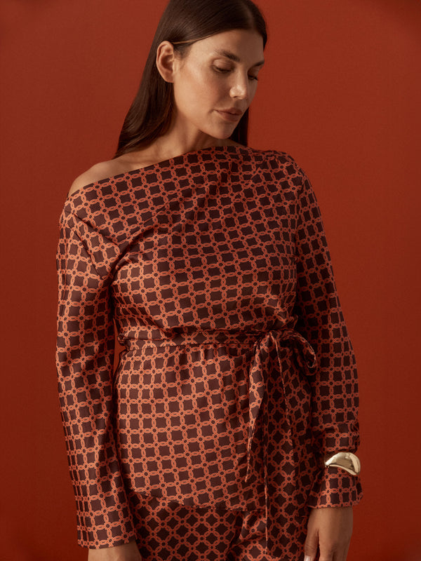 Size12 SHEIKE Remi Top Geo Print 1007614 Campaign Image