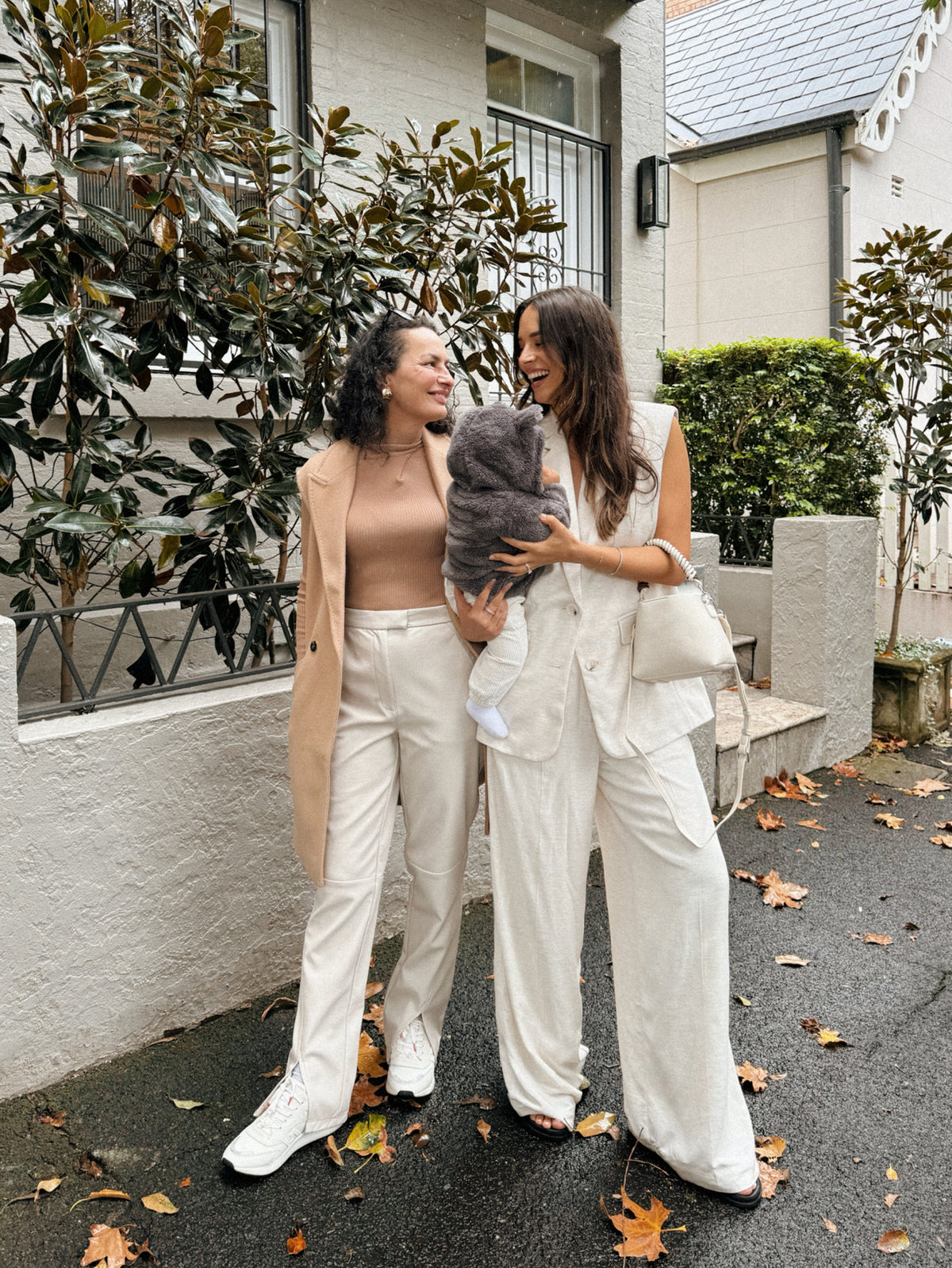 A DAY IN THE LIFE: MONIKA & VINKA – SHEIKE