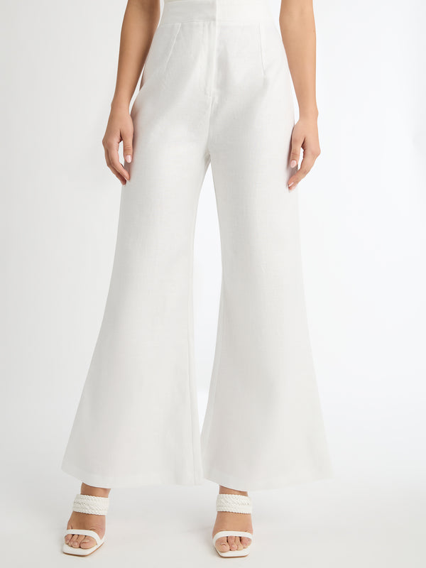 SOHO LINEN PANT IN WHITE CLOSE UP