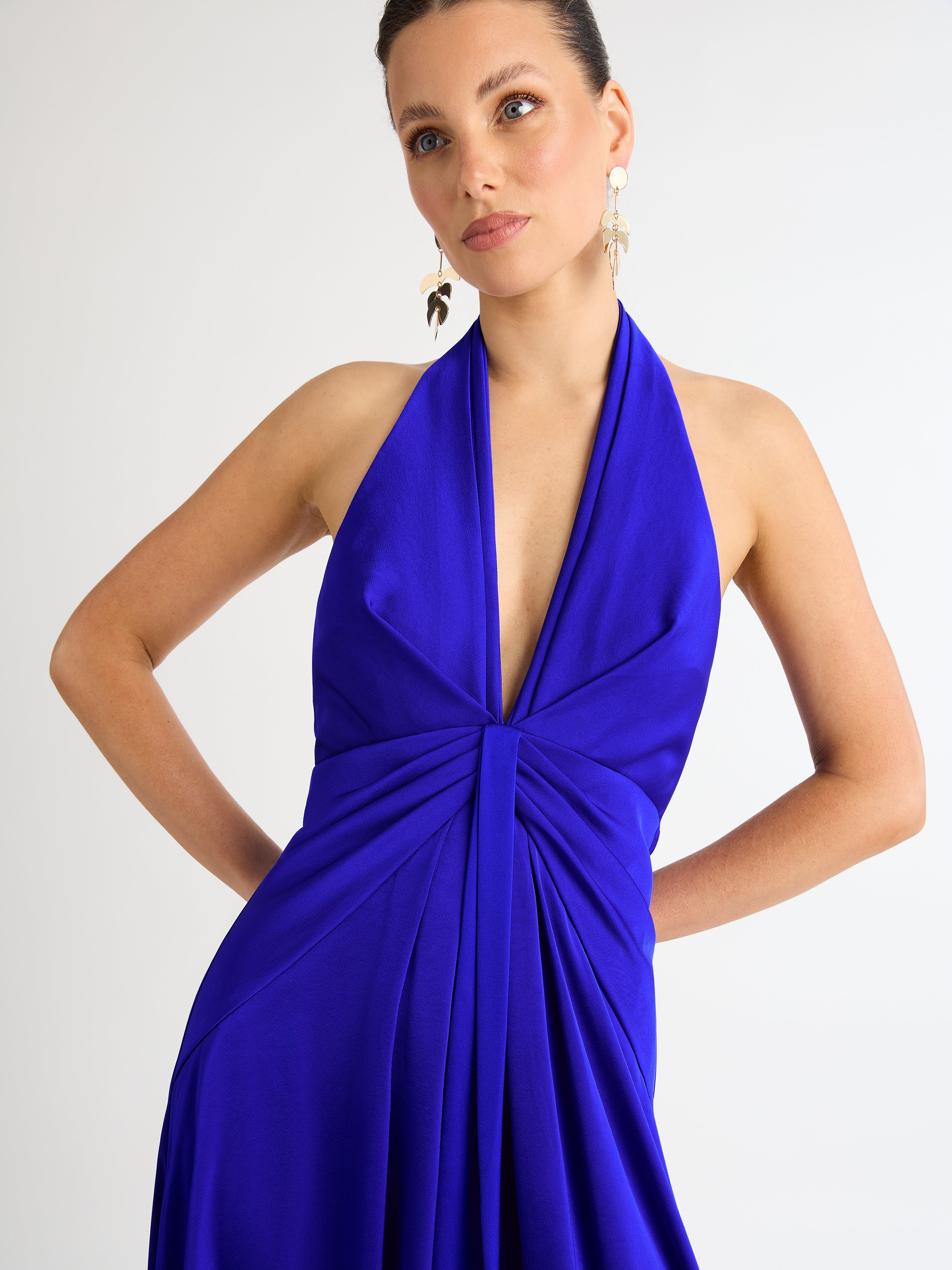 Style File: Sara Sampaio | Electric blue dresses, Cobalt dress, Cobalt blue  dress