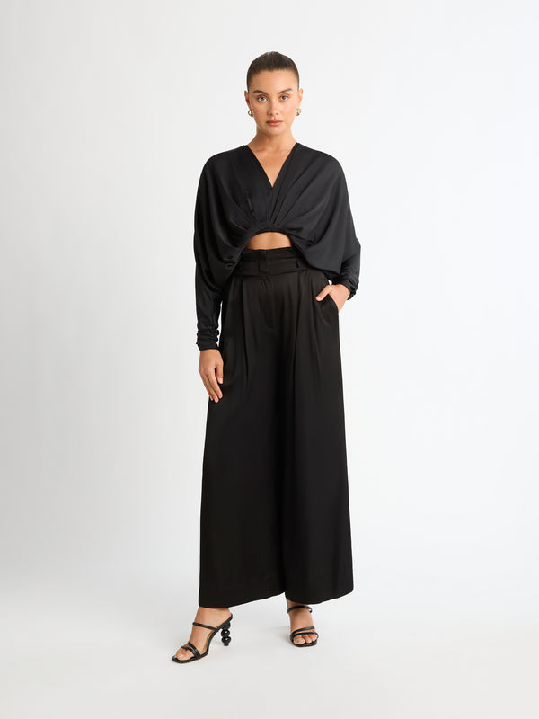JENNIFER CROPPED BLOUSE IN BLACK FRONT IMAGE STYLED 
