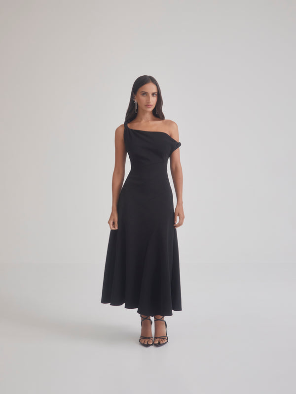 MOMENTUM DRESS IN BLACK FRONT IMAGE