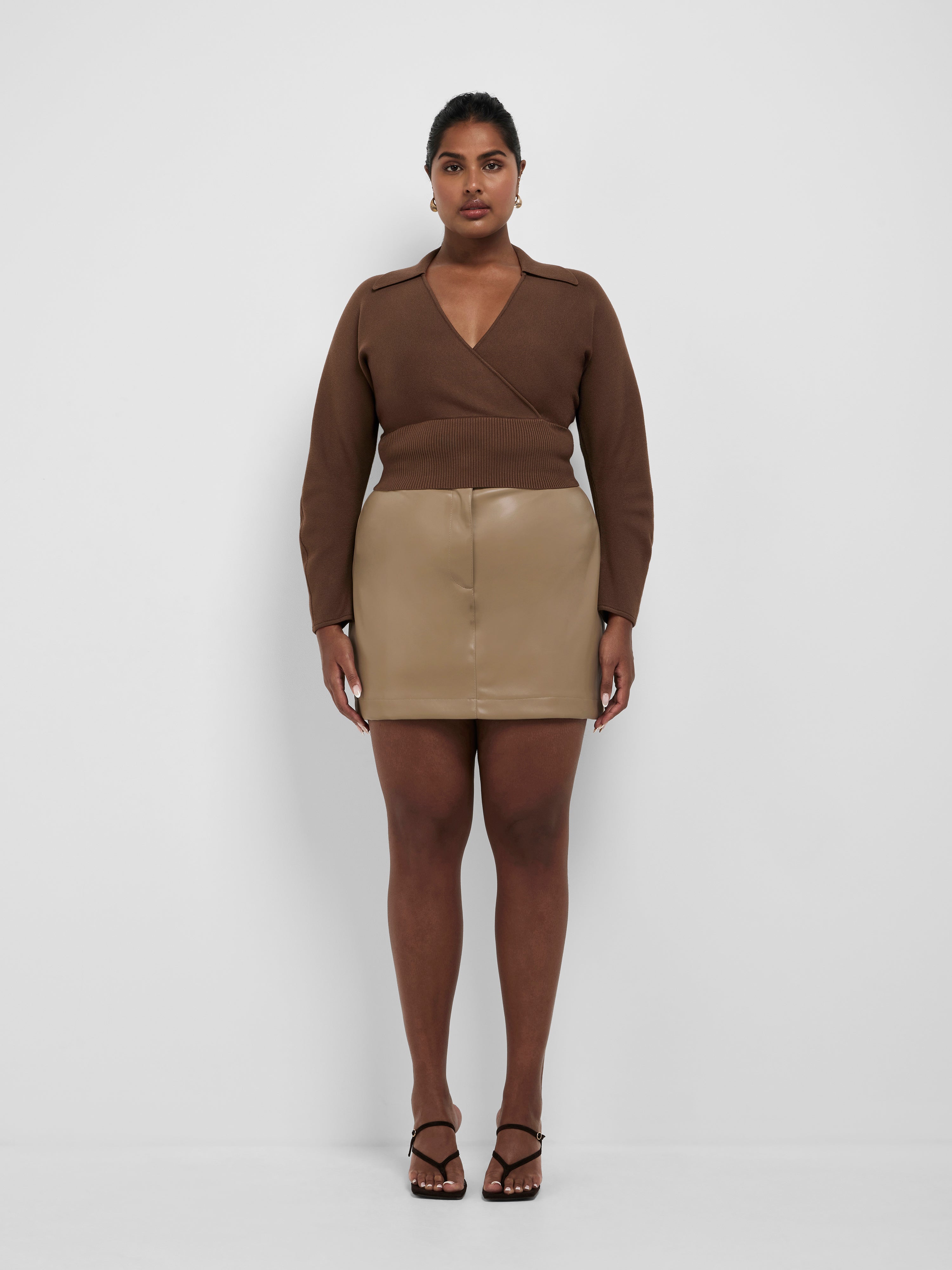 Izzy Knit Jumper Chocolate | V-Neck Jumper | SHEIKE