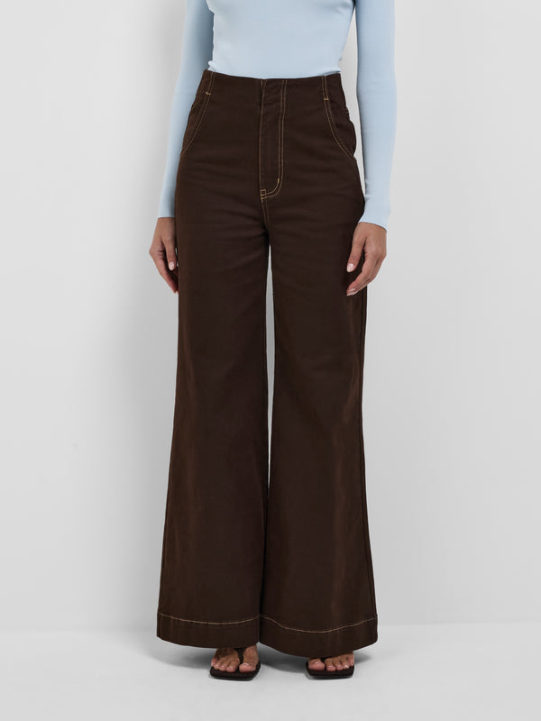 Size8 SHEIKE Broadway Jean Chocolate 1008544 Close Up Image