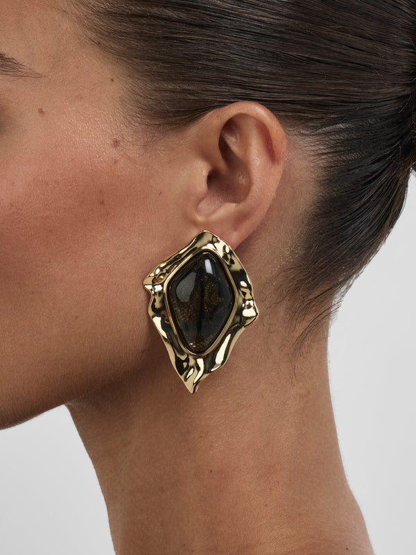 SHEIKE Lulu Earrings Black/Gold 1008831 Model Image