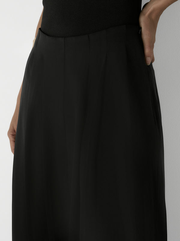 ADELE PANT, close-up detail