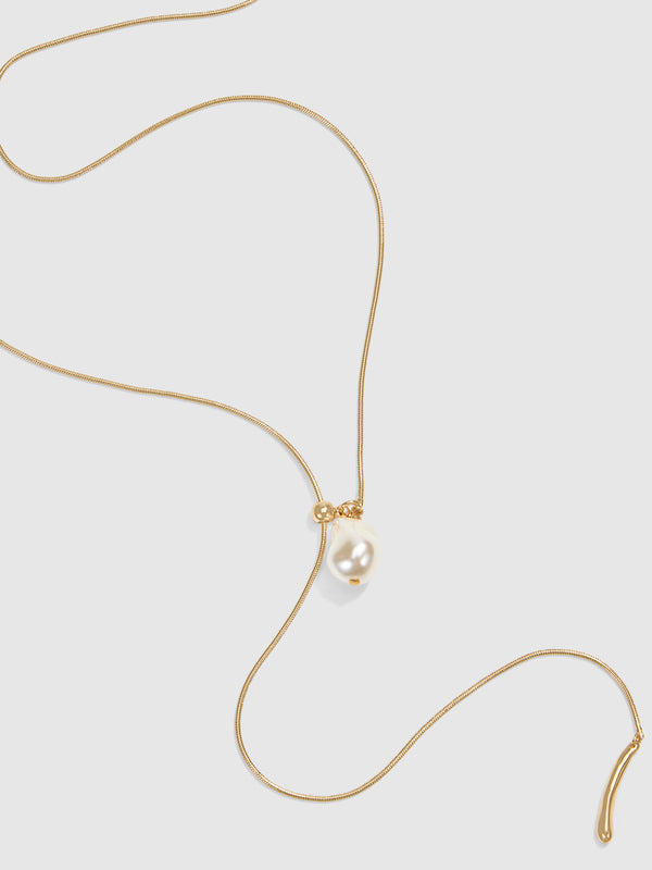 SOPHY NECKLACE, close-up detail