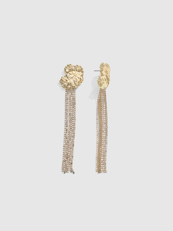 AMIE EARRING, close-up detail