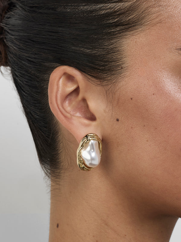 SOPHY EARRING