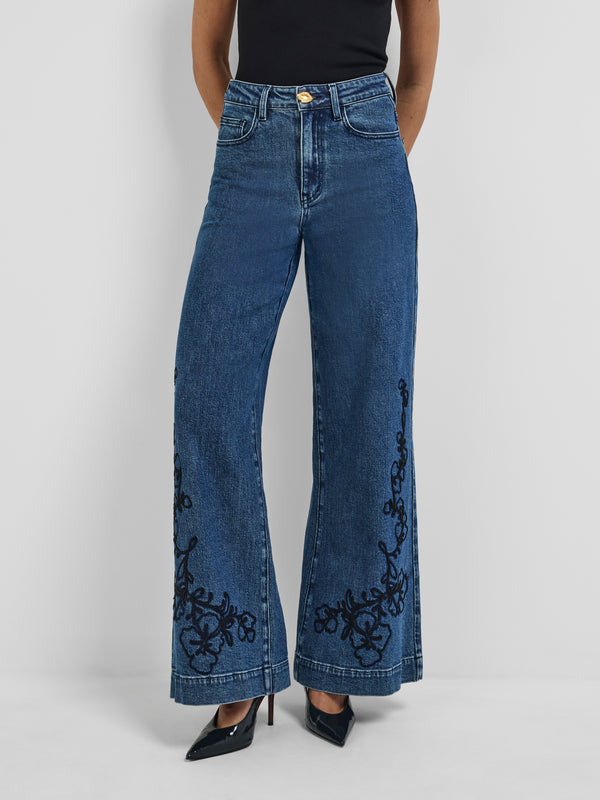 AURORA PANT, close-up detail on size 8 model