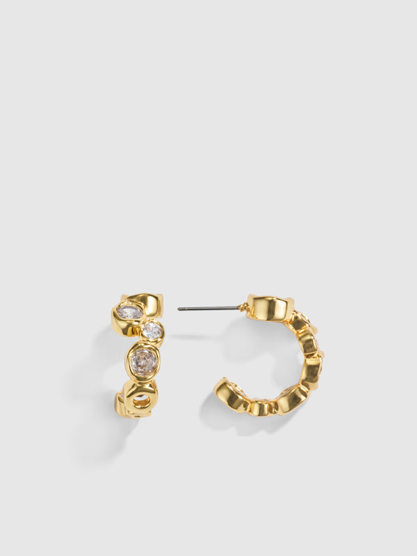 NIA EARRING, flat lay
