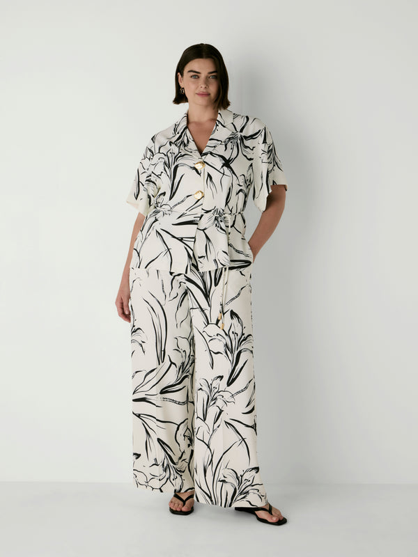 ASTER SHIRT, front view on size 16 model