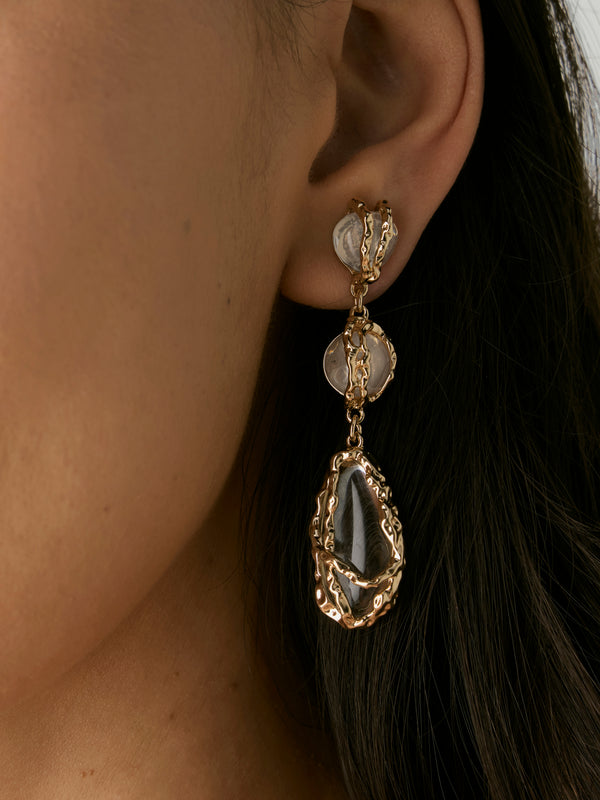 VERA EARRING, close-up detail