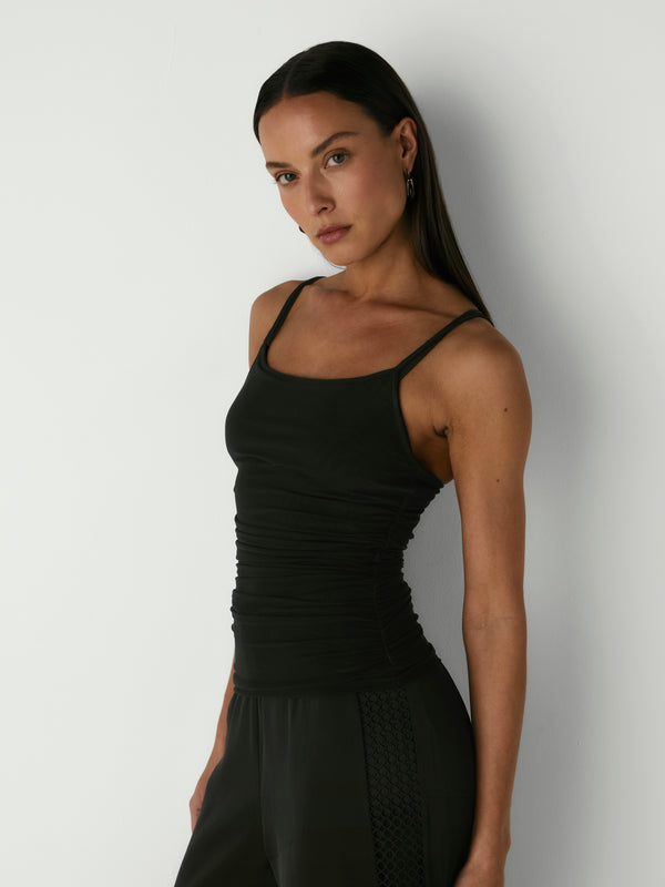 TAI CAMI, close-up detail on size 8 model