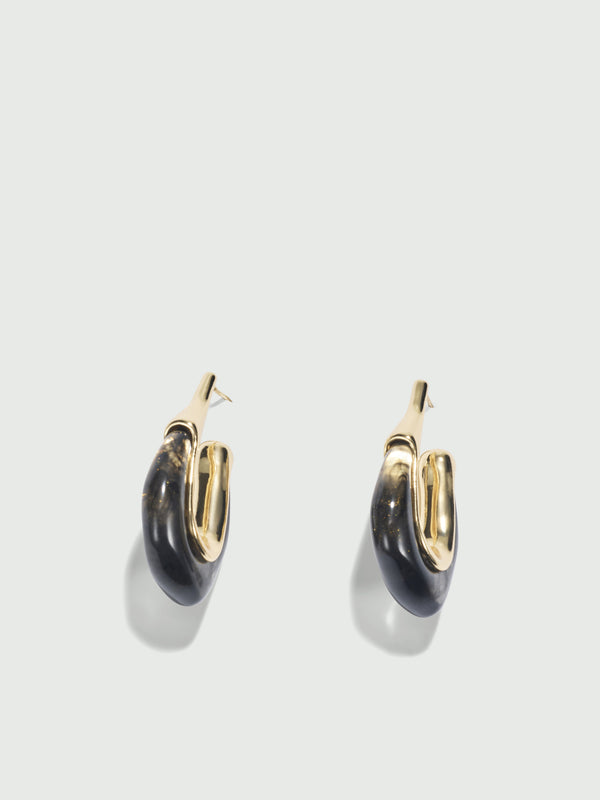 TARA EARRING, flat lay