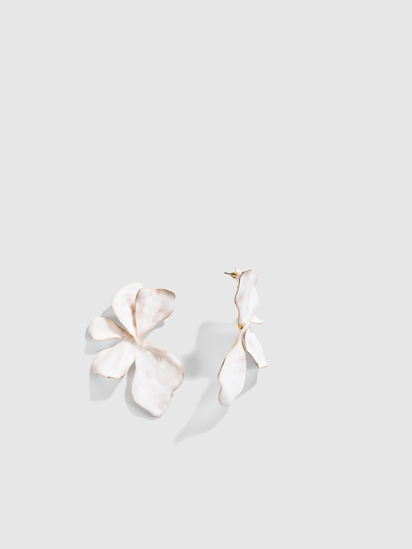 SHEIKE Astra Earring White 1008613 Detail Image