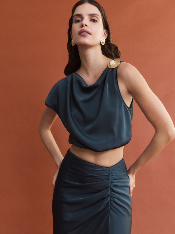 SHEIKE Milani Top Anthracite 1008747 Campaign Image